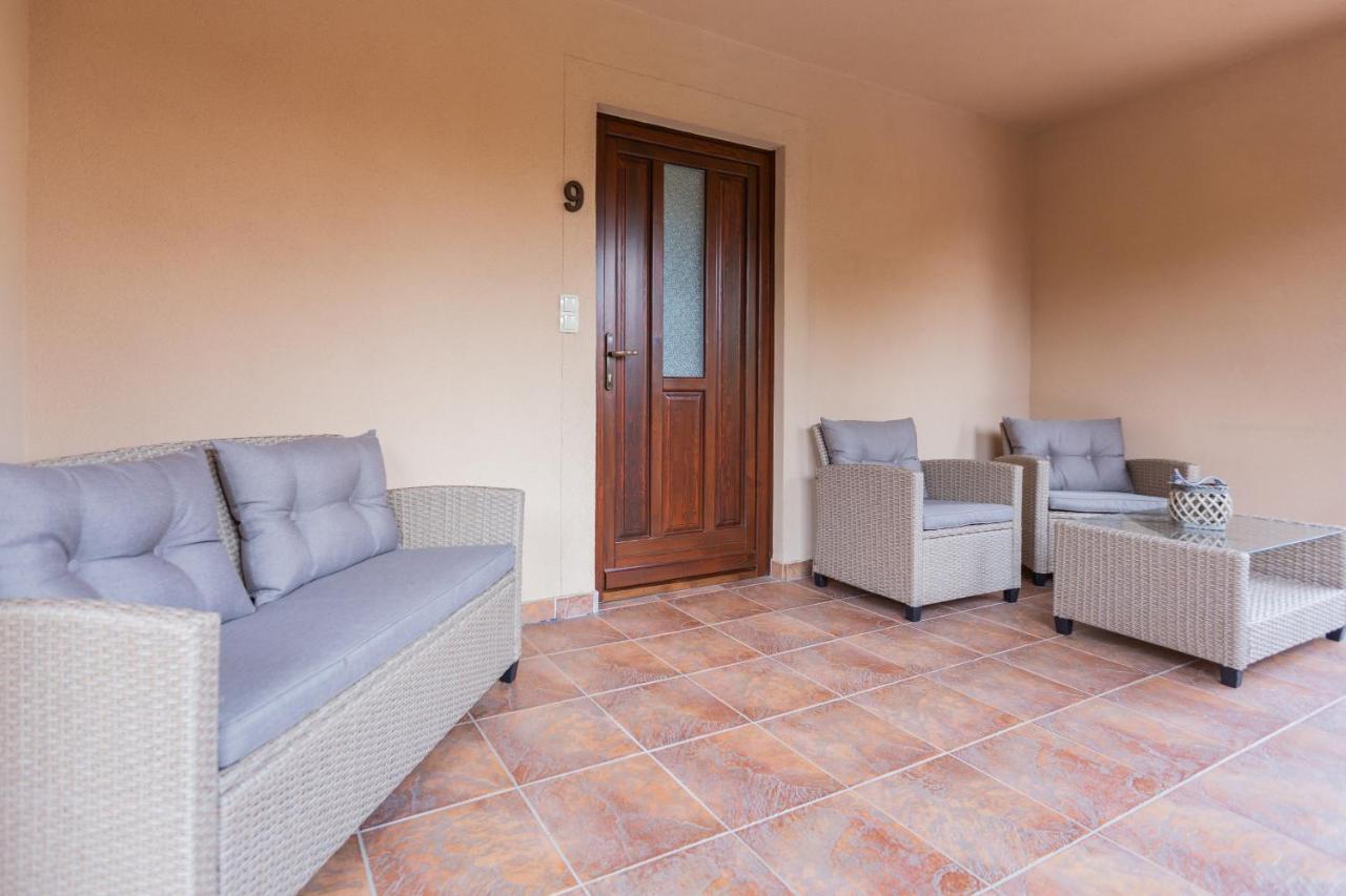 Vegvar Spa Apartman ยูลา ภายนอก รูปภาพ