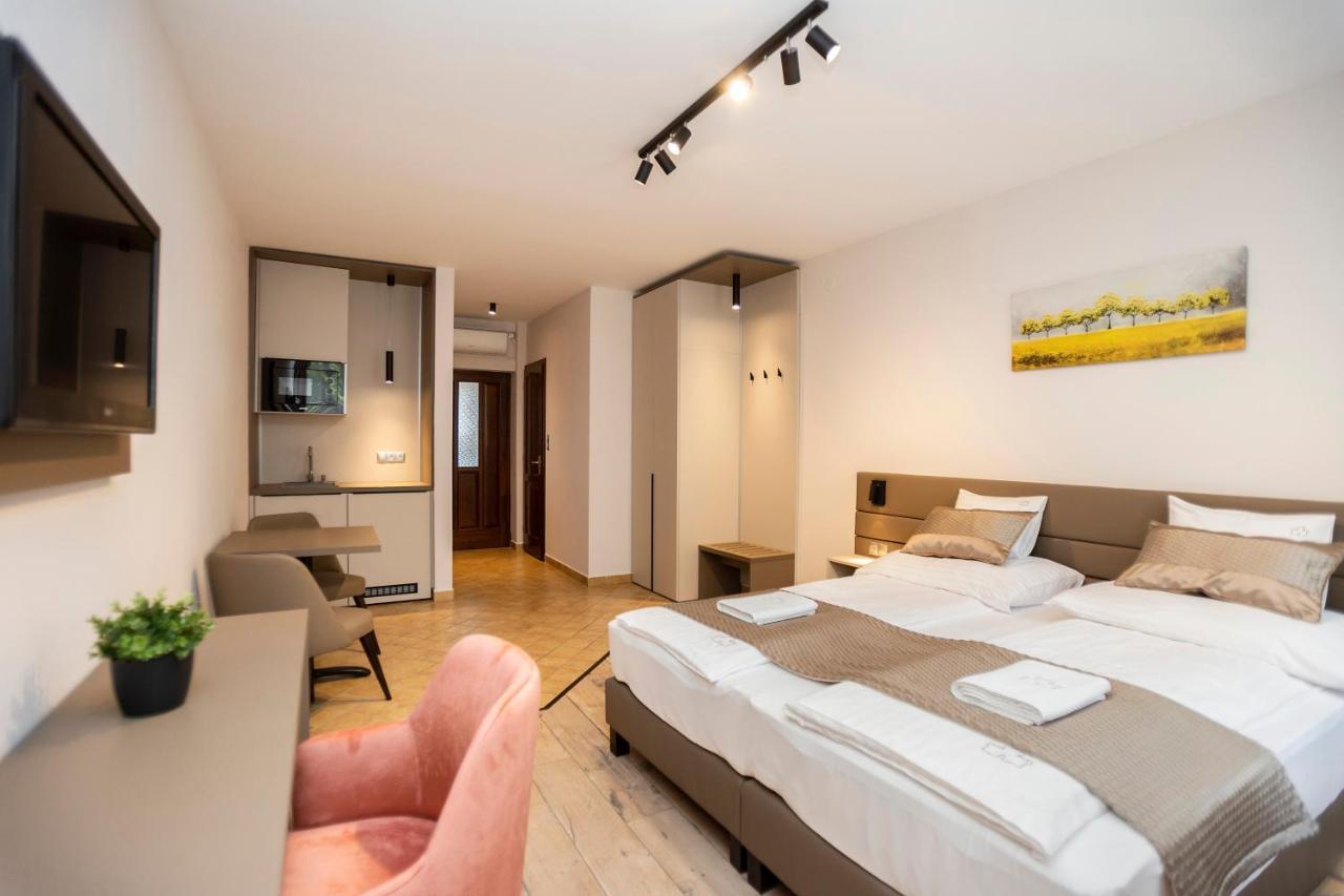 Vegvar Spa Apartman ยูลา ภายนอก รูปภาพ