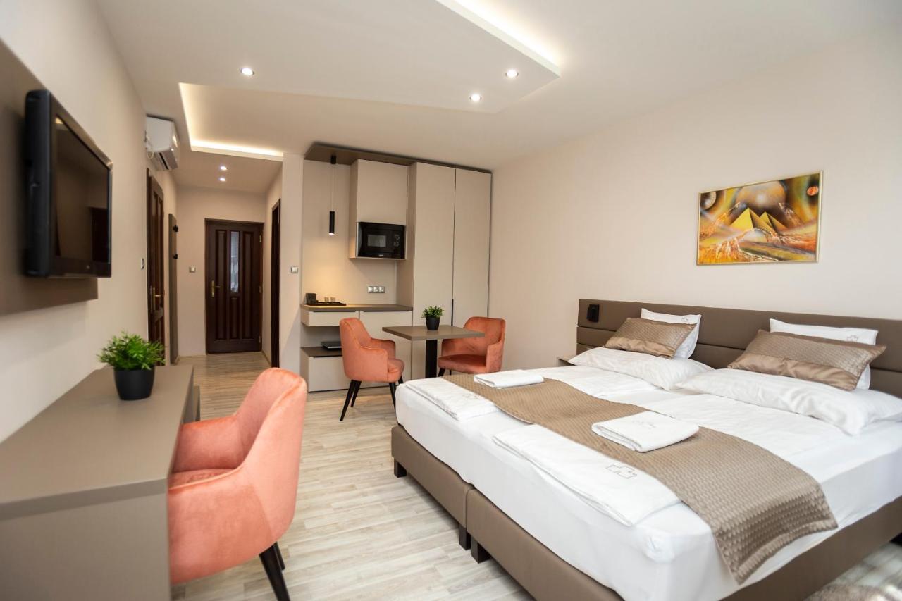 Vegvar Spa Apartman ยูลา ภายนอก รูปภาพ