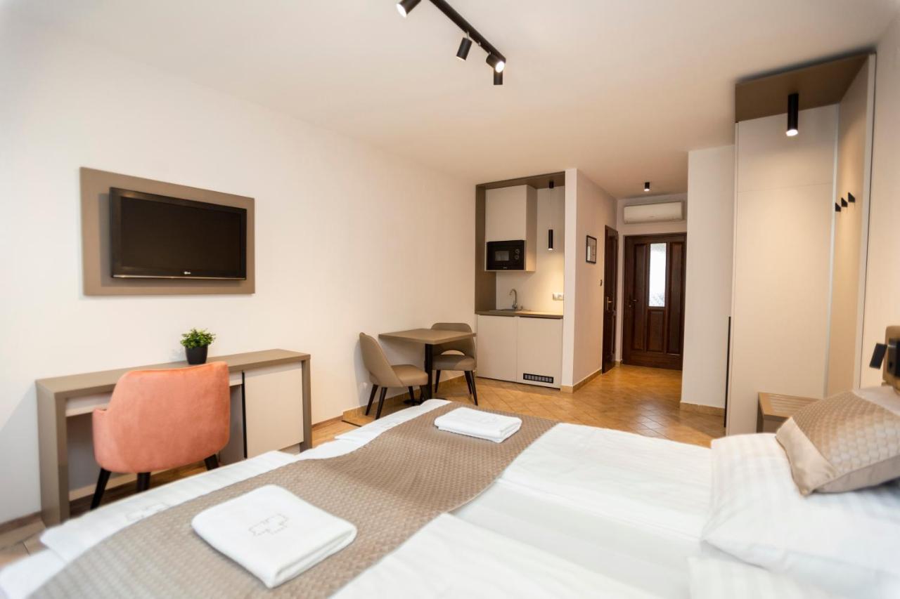 Vegvar Spa Apartman ยูลา ภายนอก รูปภาพ