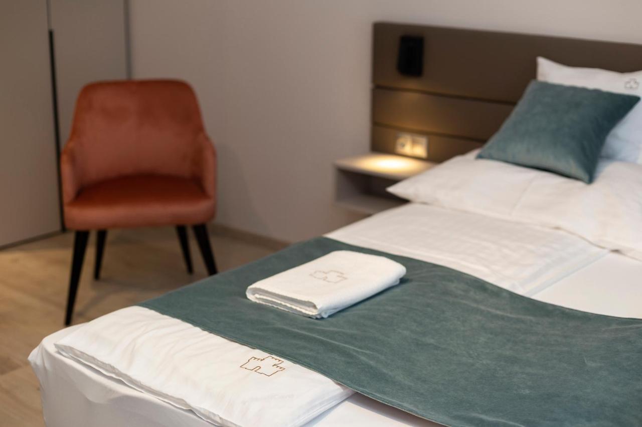 Vegvar Spa Apartman ยูลา ภายนอก รูปภาพ
