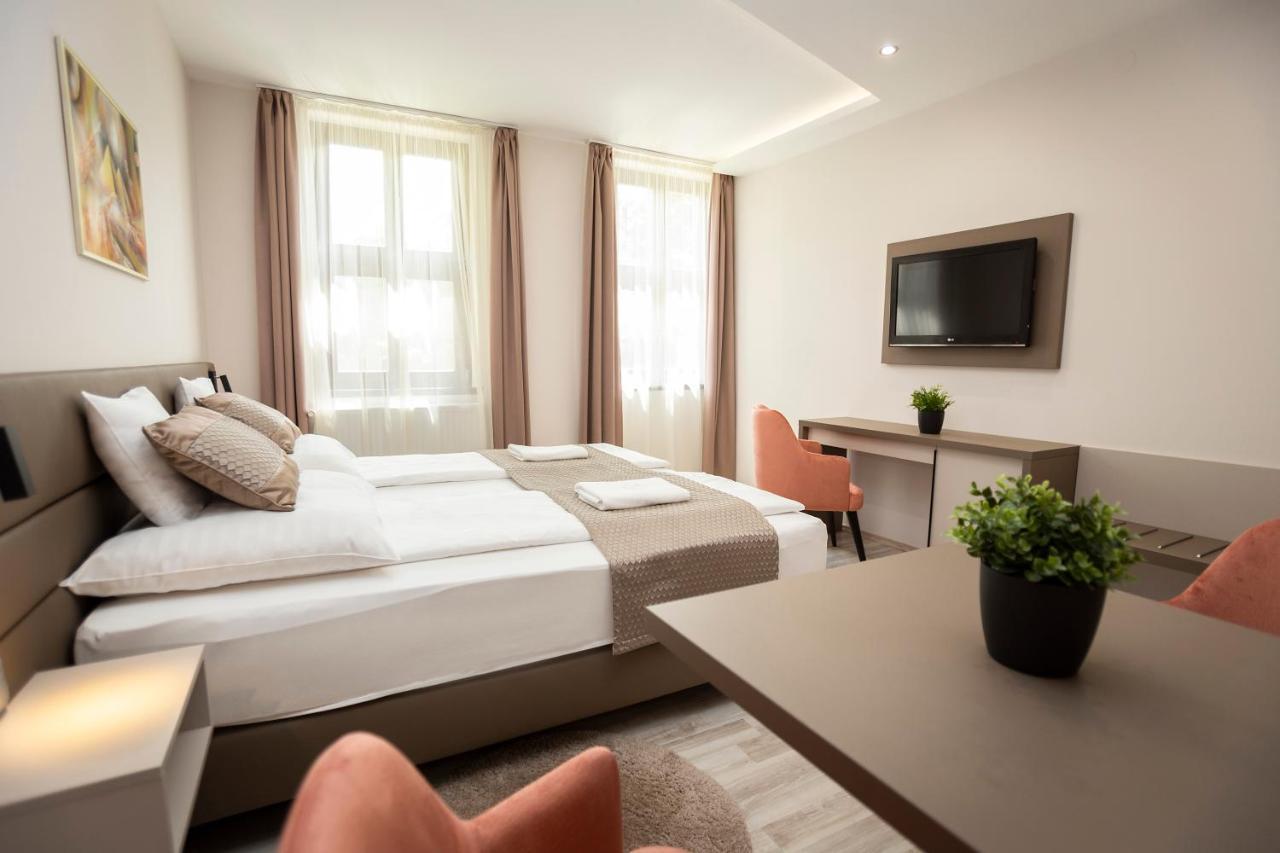 Vegvar Spa Apartman ยูลา ภายนอก รูปภาพ