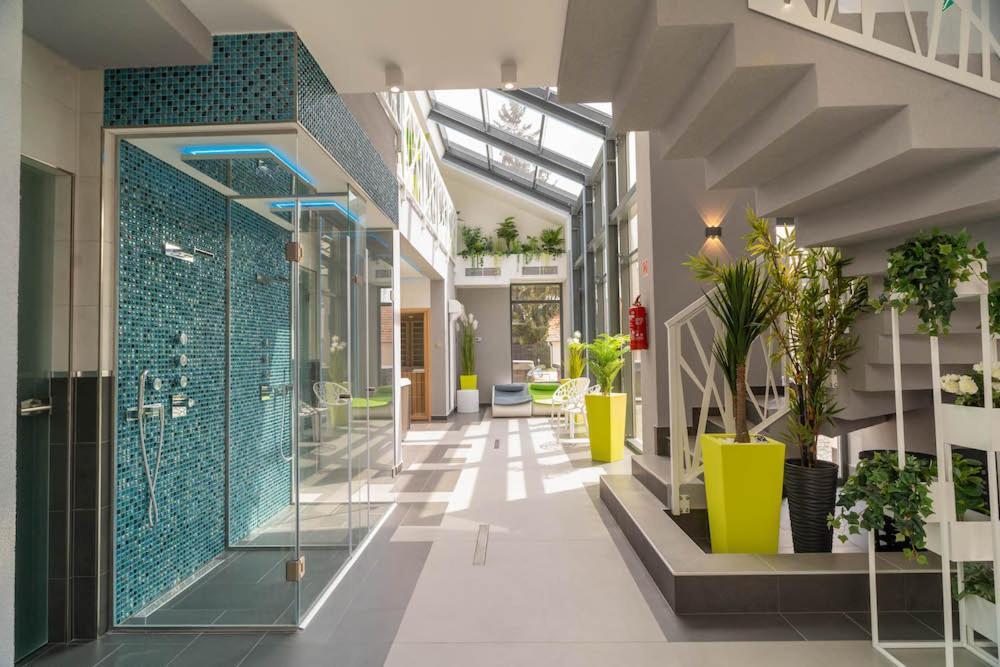 Vegvar Spa Apartman ยูลา ภายนอก รูปภาพ