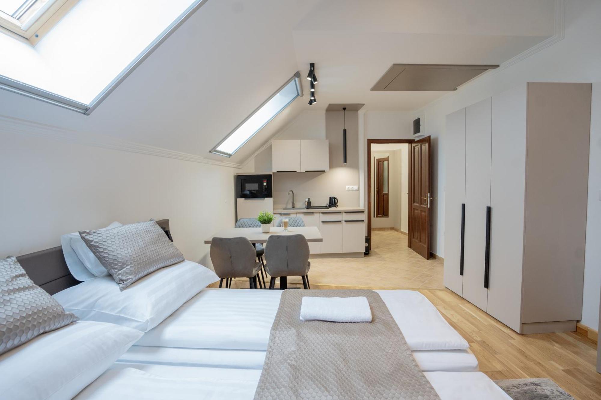 Vegvar Spa Apartman ยูลา ภายนอก รูปภาพ