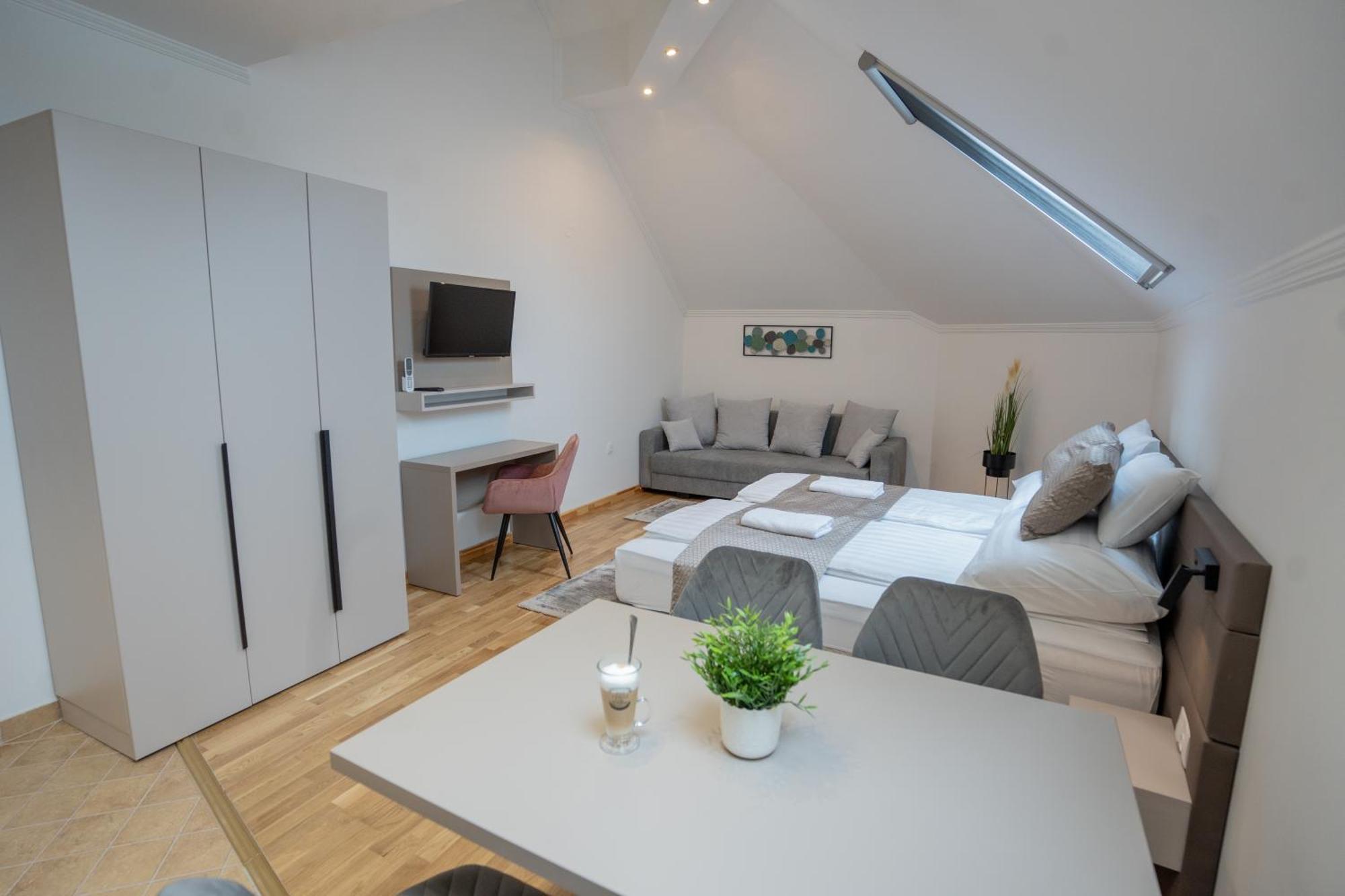Vegvar Spa Apartman ยูลา ภายนอก รูปภาพ